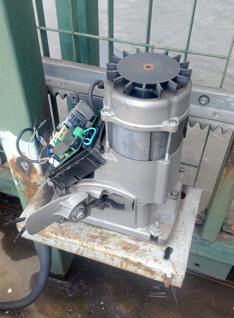 Conserto de automação de portão pela MGL