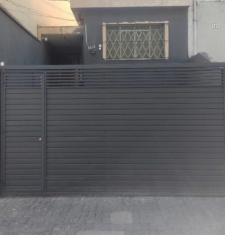 Portão automático comercial instalado pela MGL